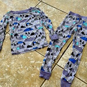 Mountains little sleepies 3T